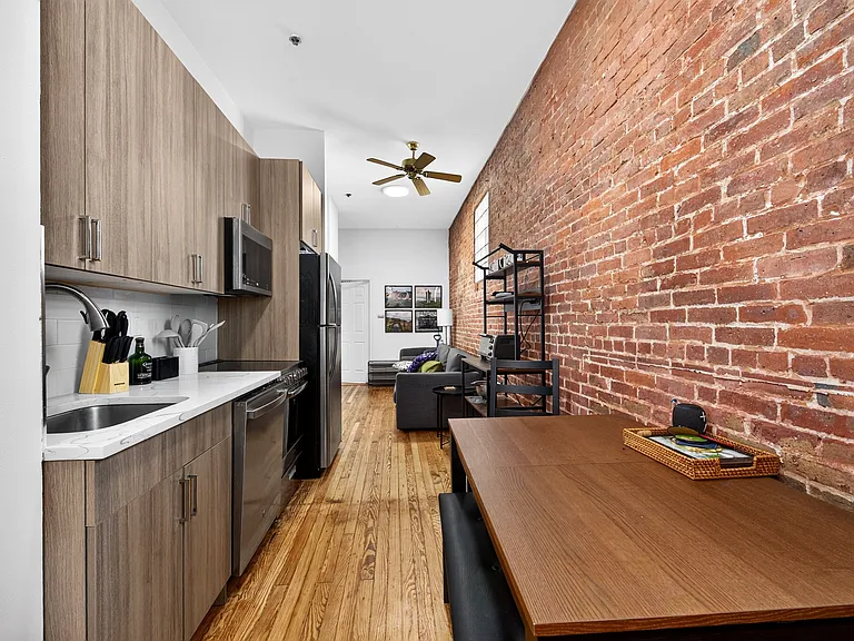 308 Madison St #4D — Photo 2