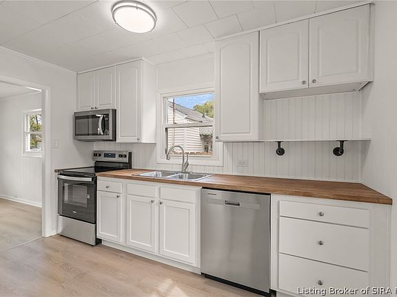2nd image of 131 Adams Street