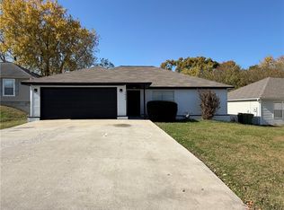 1014 S East St, Rogers, AR 72756