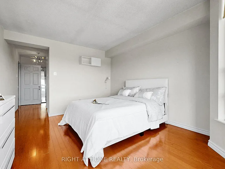 7805 Bayview Ave #1120 — Photo 29