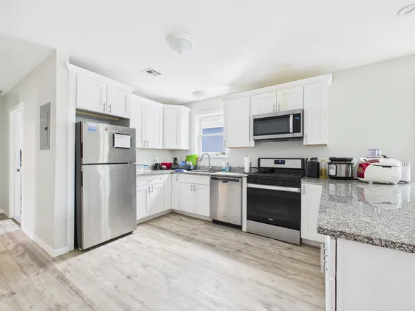 42 Arch St, Providence, RI