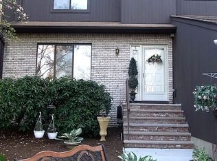 5 Mountain Ridge Dr, Cedar Grove, NJ 07009