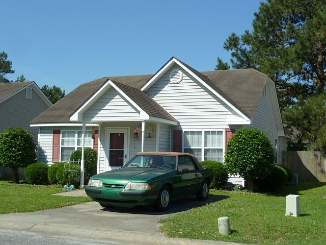 1st image of 215 Old Oak Rd