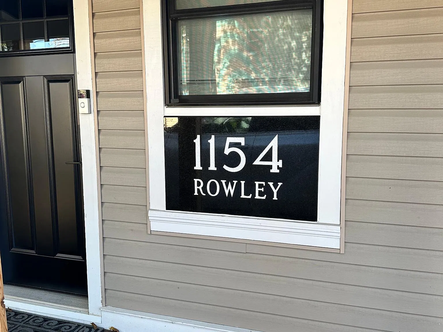 1154 Rowley Ave — Photo 3