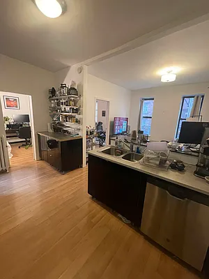 Rented by Weinstein Realty Group | media 9