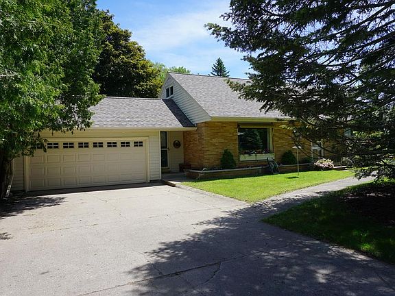 2nd image of 226 N Elgin Ave