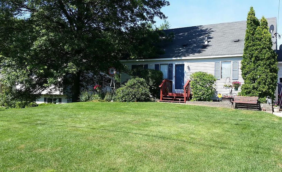 1st image of 2527 132nd Ave