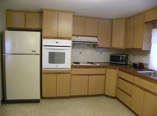 4th image of 168 E Elm Ave