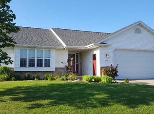 W5764 Hoelzel Way, APPLETON, WI 54915