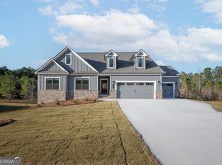 1147 Red Oak Blvd, Loganville, GA 30052