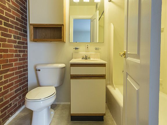 4th image of 510 15th St NW #1B-1Ba-500Sqft