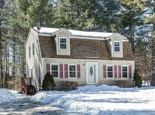 12 Woods Ave, Londonderry, NH 03053