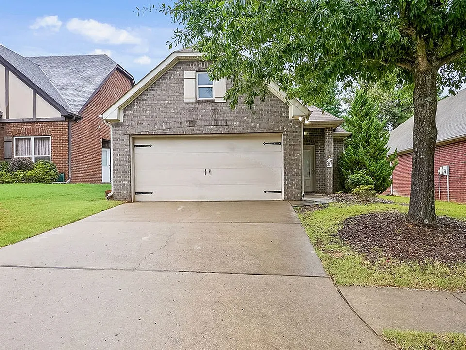 2742 Oxmoor Way
