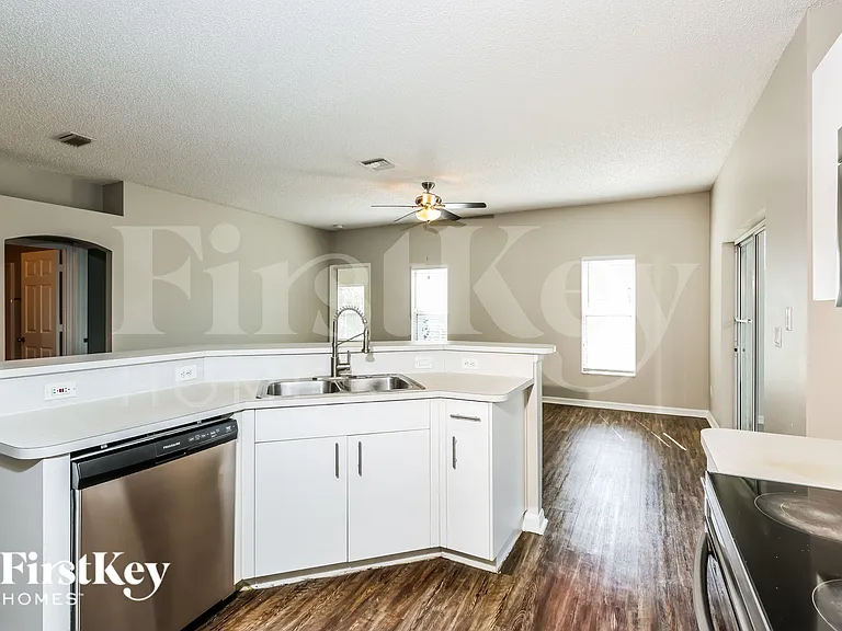 2242 Mantilla Ave SE — Photo 9