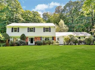 14 Willow Pond Ln, Armonk, NY 10504