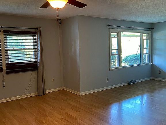 4th image of 6765 Beechwood Dr