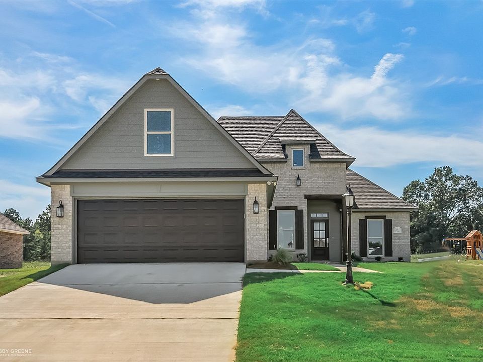 1st image of 218 Woodcrest Dr