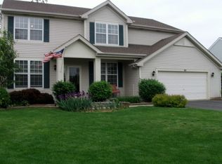 64 Bridlepath Dr, Lindenhurst, IL 60046