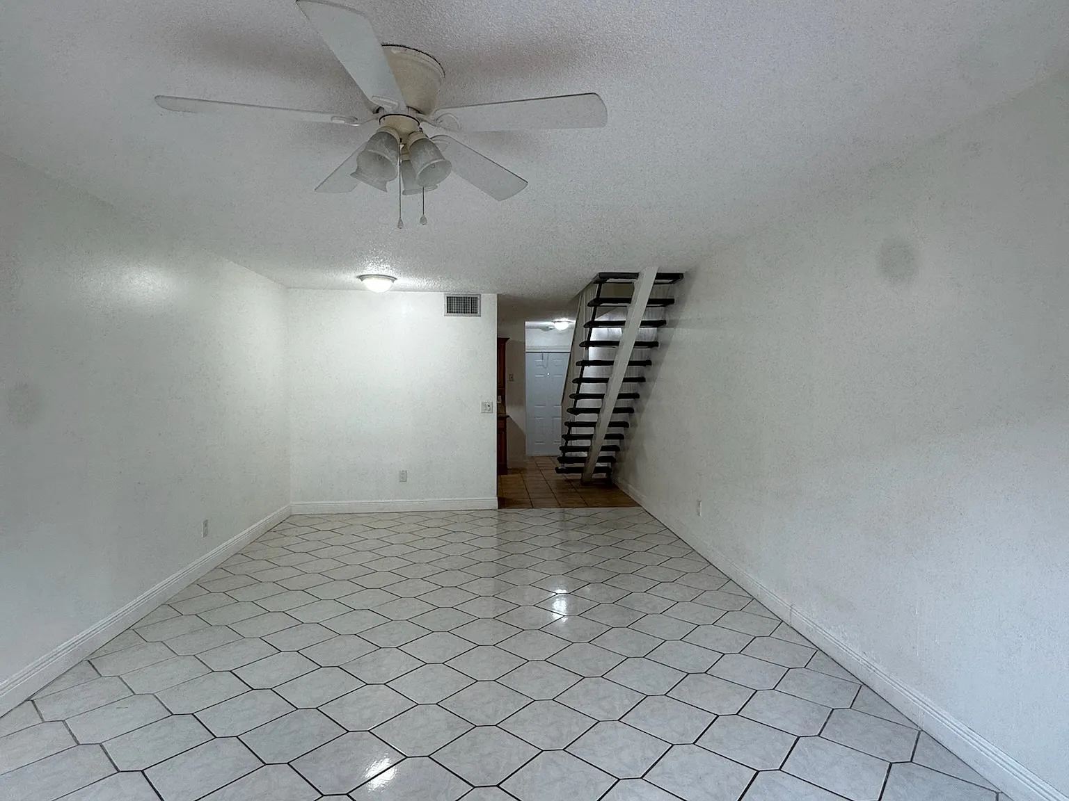15385 S Dixie Hwy — Photo 4
