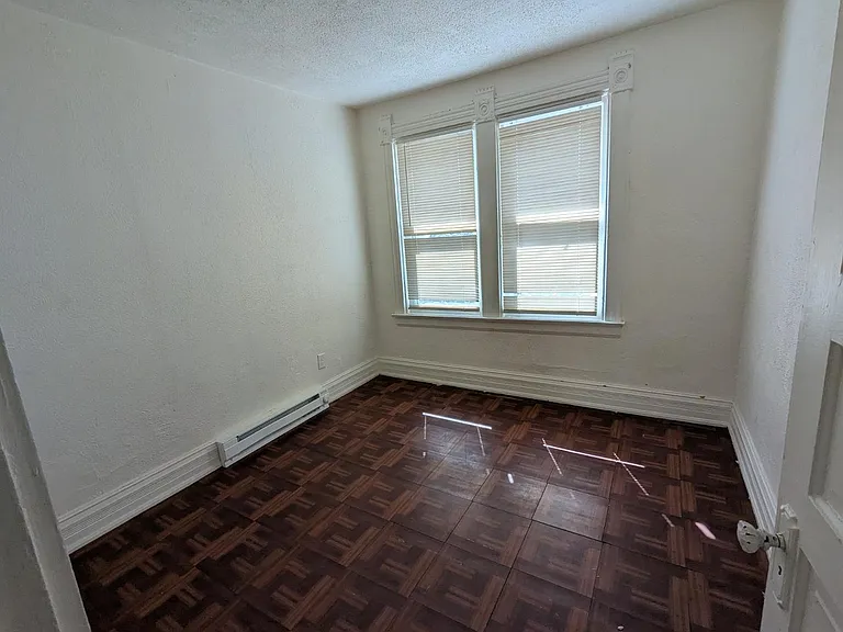 1048 Norwood Ave — Photo 8