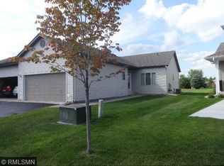 805 Regent Dr, Shakopee, MN 55379