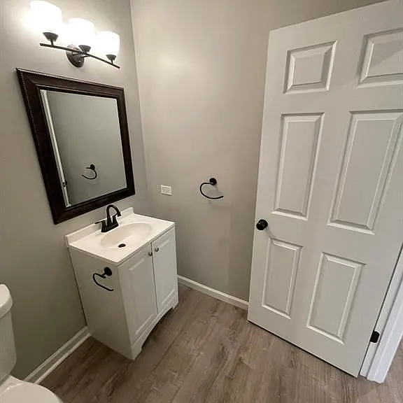 1119 Custer St #202 — Photo 13