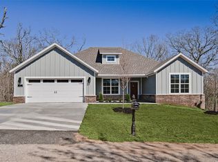 17 Roxburgh Ln, Bella Vista, AR 72715