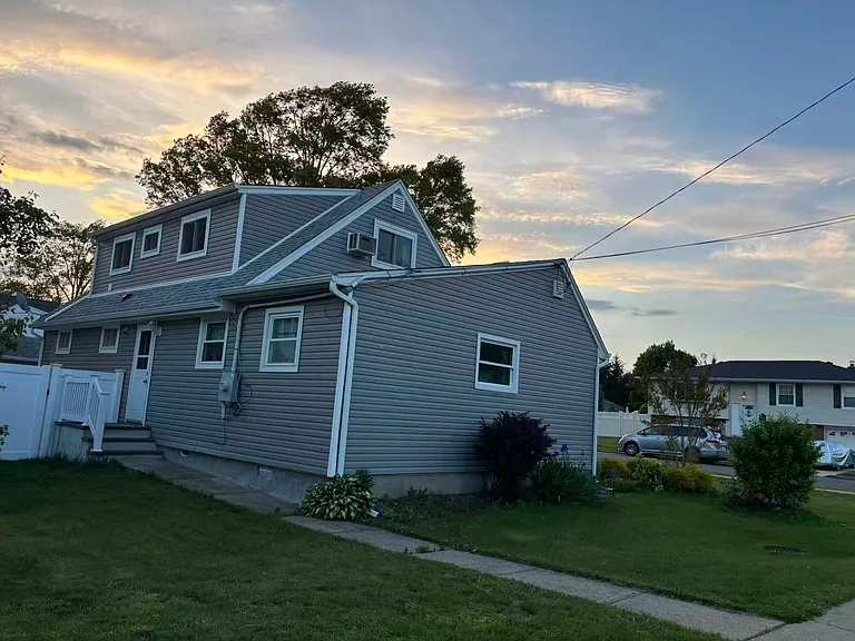 3700 Alcona St — Photo 22