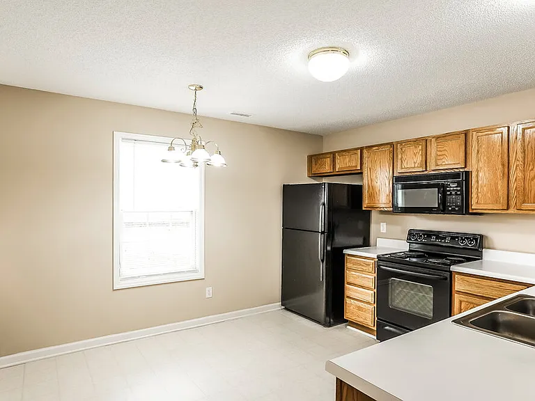 4737 Tommans Trl — Photo 7