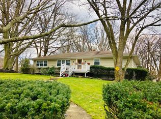 10 Corey Dr, Oakhurst, NJ 07755