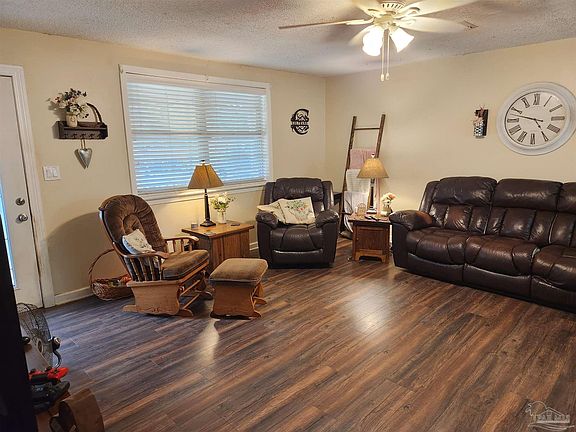 5th image of 122 Monarch Ln