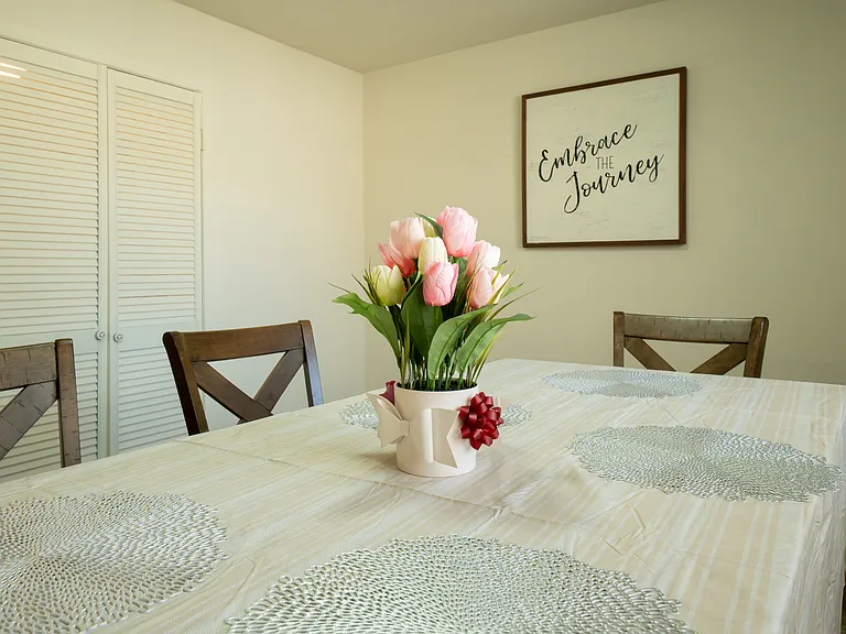1109 Jordan Dr — Photo 4