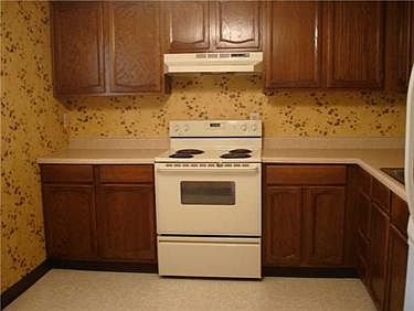 3rd image of 312 Central Dr