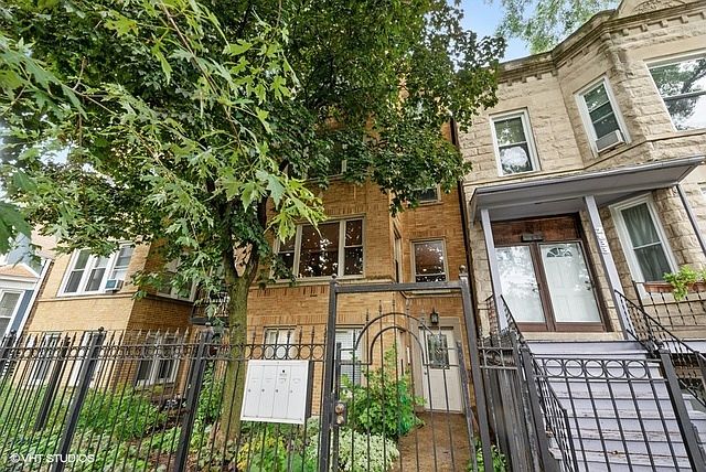 1st image of 2837 N Whipple St APT 3