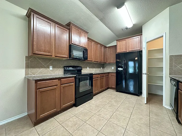 6806 Modesto Rd — Photo 12