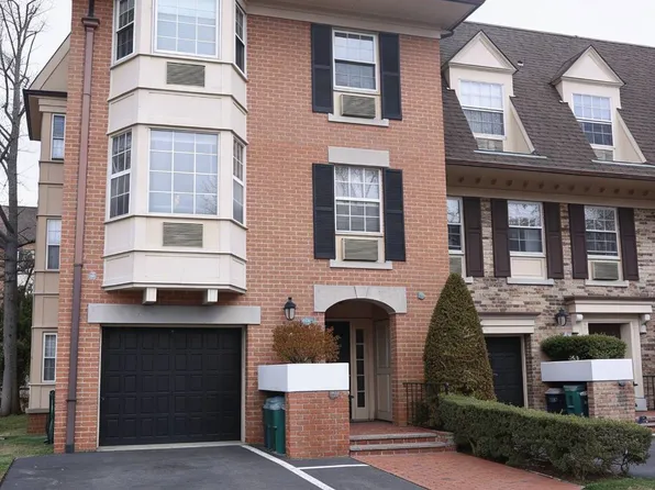 20701 Estates Dr Floor 2, Bayside, NY 11360