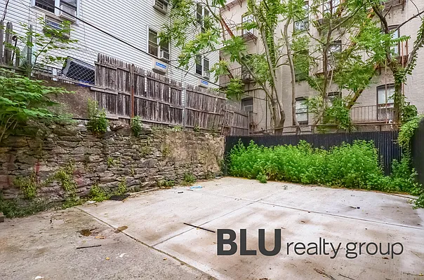 Rented by BLU Real Estate | media 28