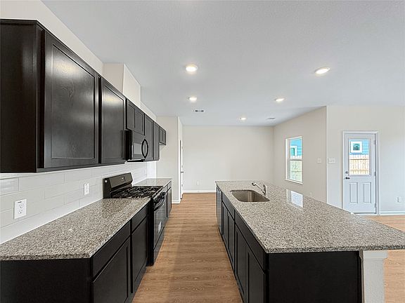 The Brambling- Kitchen and Dining Area