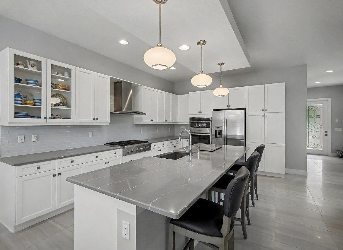 5 bed, 3.5 bath, 3063 sqft, $9,000 — Photo 3