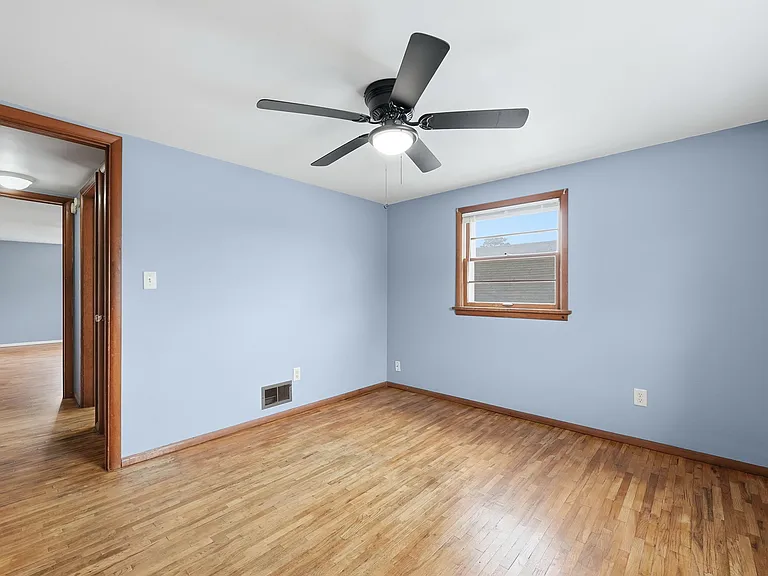 4828 Webster St — Photo 17