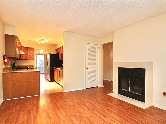 5th image of 126 Hampshire Dr #126