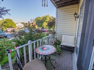 881 Tuliptree Ct, Mahwah, NJ 07430
