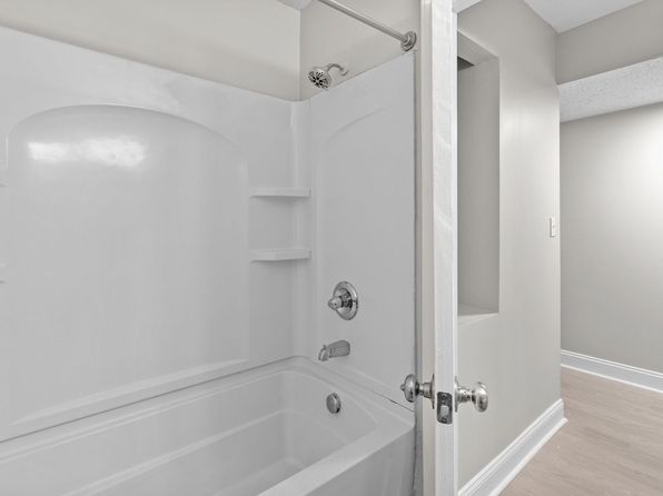 Newley Renovated / Under New Management! Amazing move in specials! | 203 Ramblewood Dr, Shelby, NC