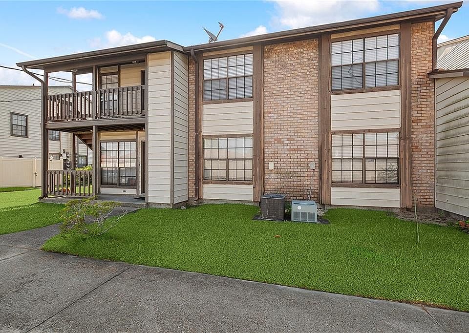 1st image of 2936 Manhattan Blvd Unit 189