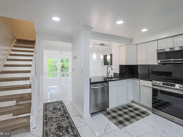 9 Stillwood Cir — Photo 4
