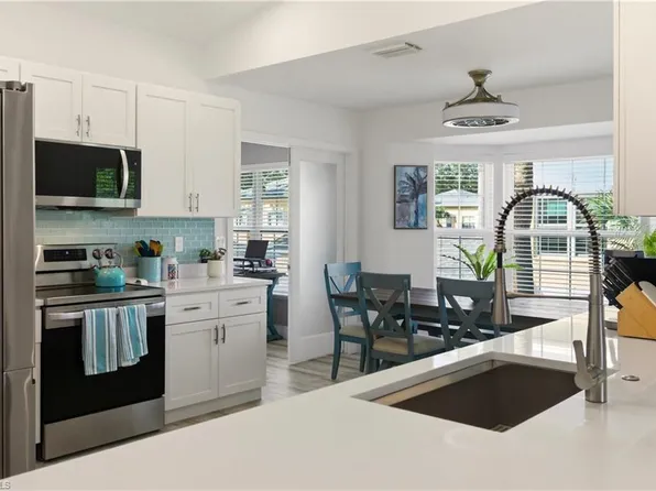 688 Wiggins Lake DR #201, NAPLES, FL 34110