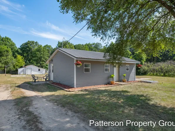 11322 Hall Rd, Ravenna, MI 49451