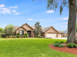 53 Chesswood Ct, Lake Jackson, TX 77566