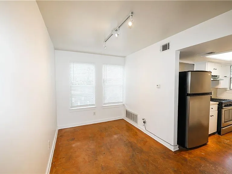 1305 Lorrain St #D — Photo 12