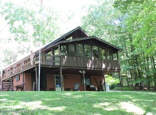 527 Snowflake Ln, Shickshinny, PA 18655